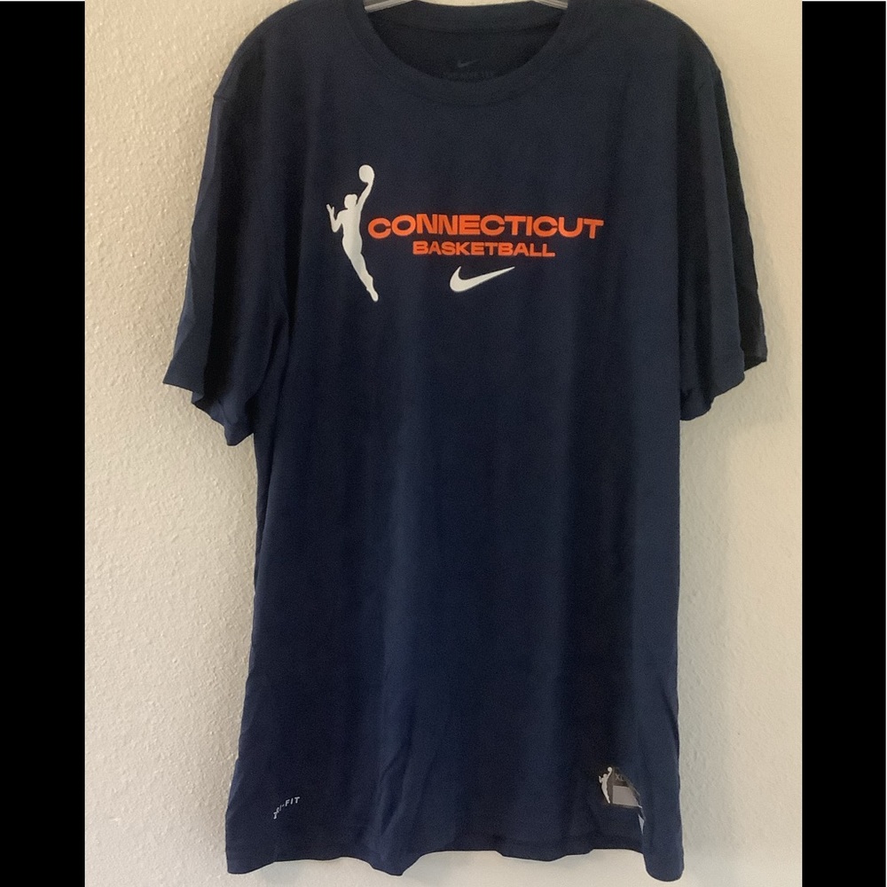 Nike men’s tee Dri -Fit Connecticut Basketball short Sleeve, Sz XL-T athletic